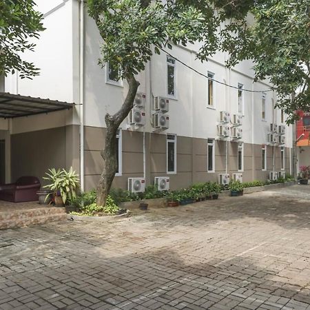 Urbanview Hotel Minongga Pondok Labu By Reddoorz جاكرتا المظهر الخارجي الصورة