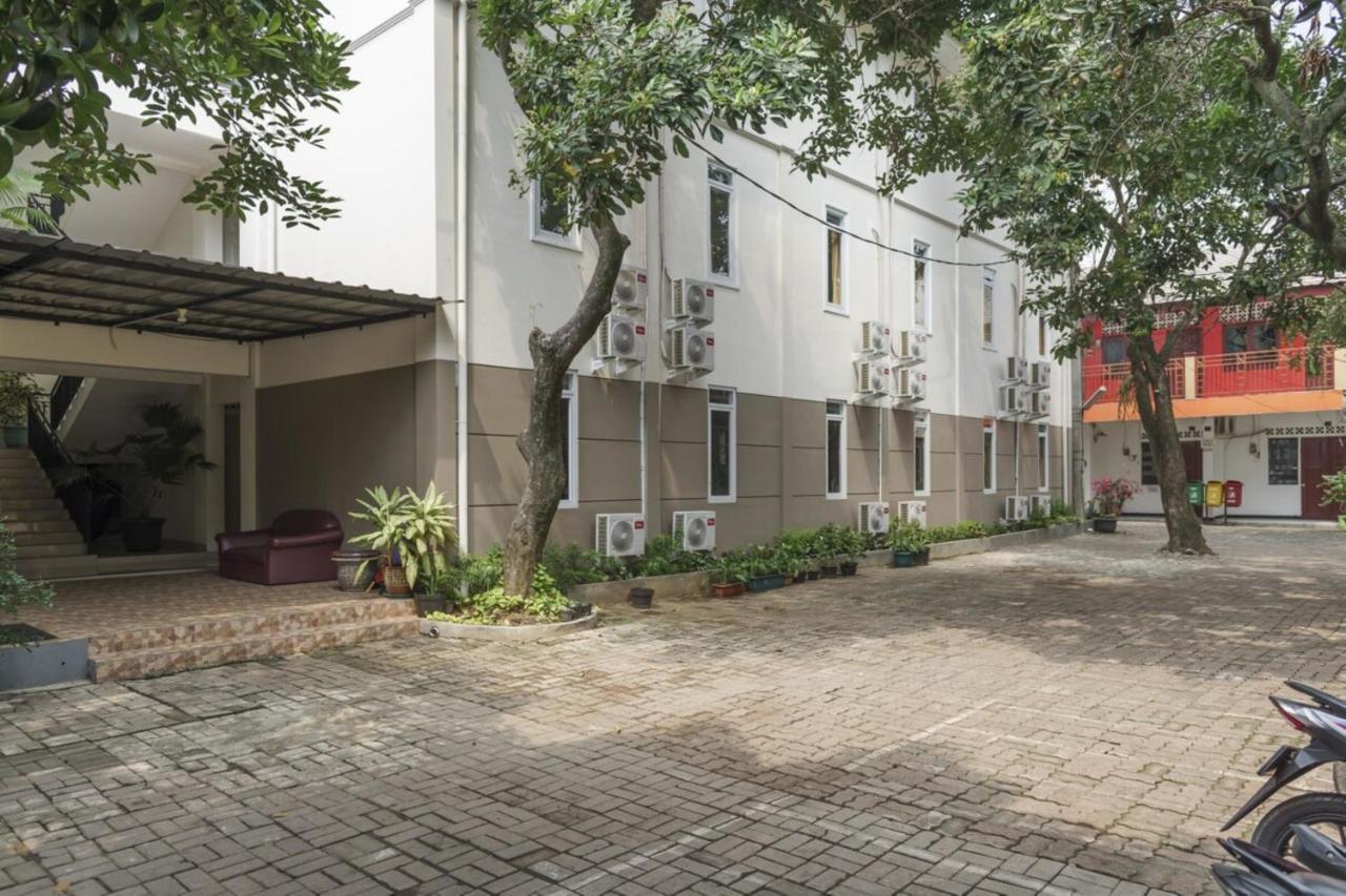 Urbanview Hotel Minongga Pondok Labu By Reddoorz جاكرتا المظهر الخارجي الصورة